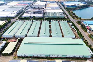 Mysterious turquoise in the middle of Hai Son industrial park