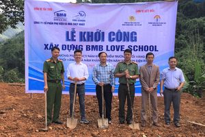 Lễ khởi công trường Huổi Văng ở Điện Biên