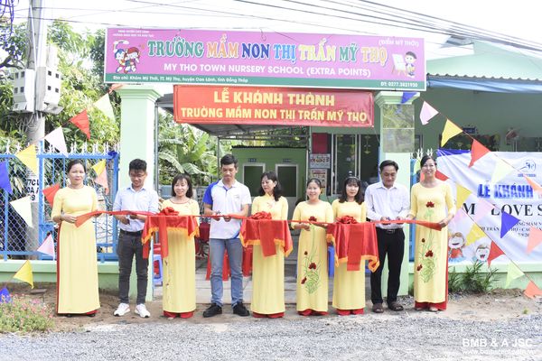 The inauguration ceremony of two schools in Dong Thap province